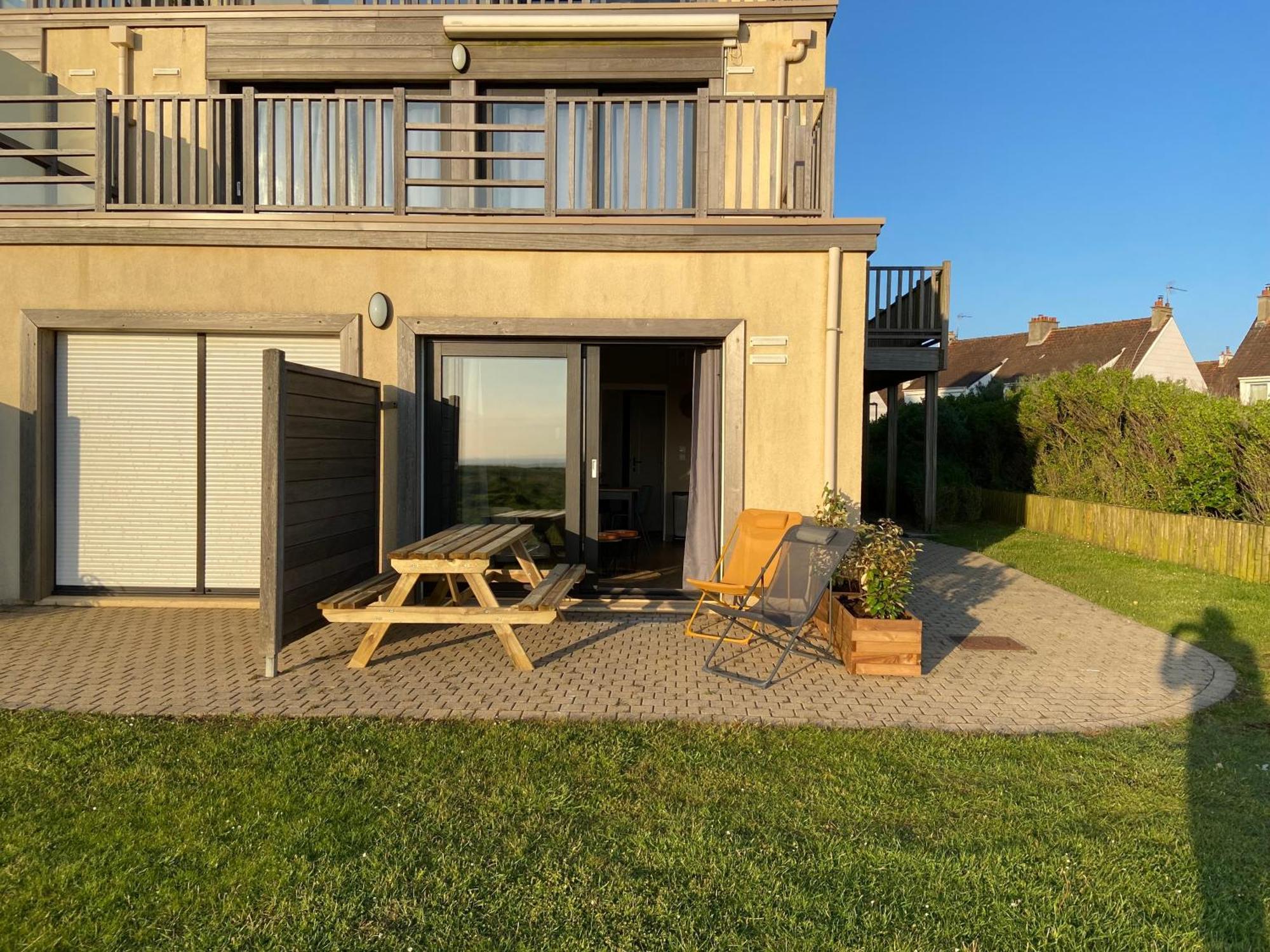 Brise De Mer Sur La Naturelle, Studio A Wimereux , Parking Exterior foto